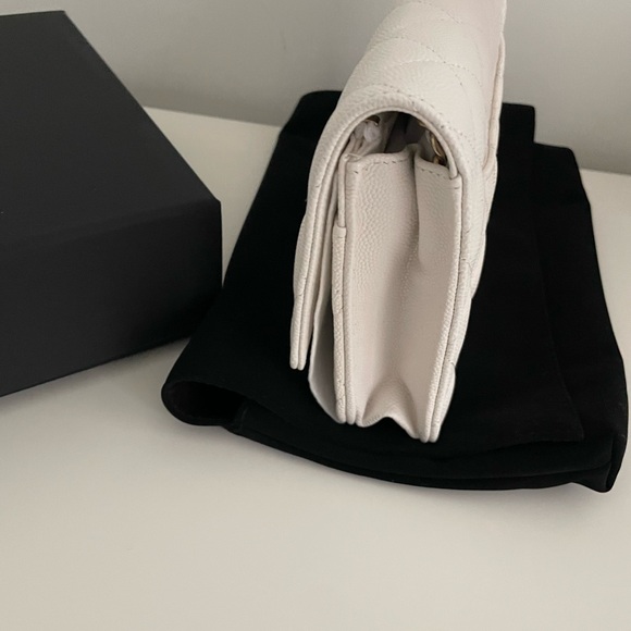 Chanel Classic Wallet On Chain. - Picture 2 of 8